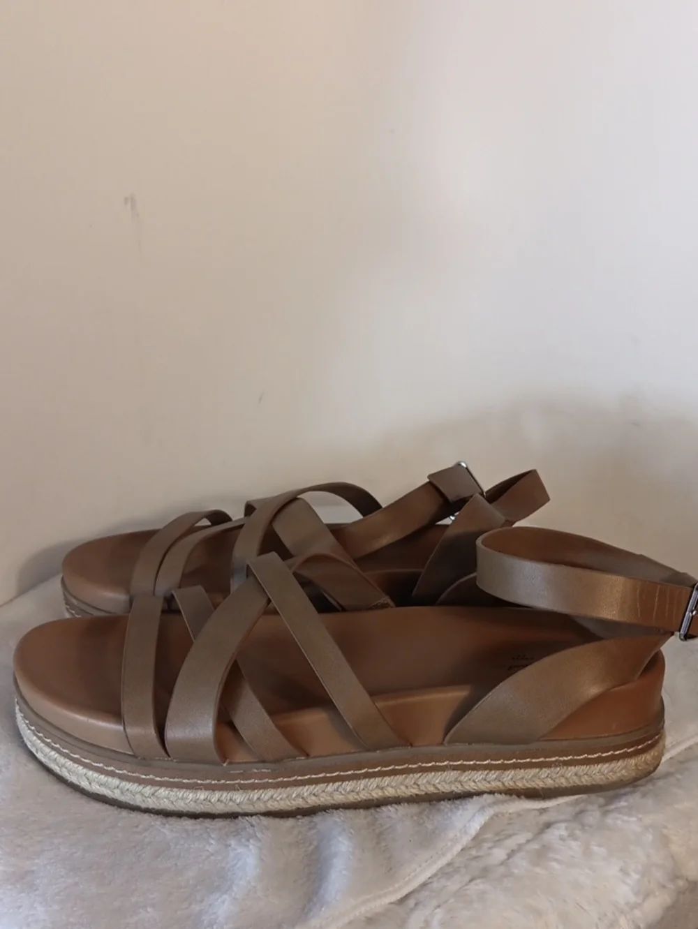 Universal Thread Taupe Strappy Platform Sandals